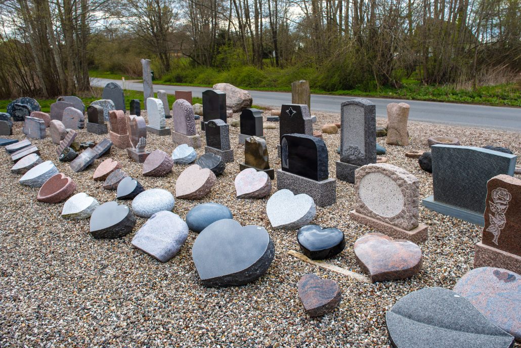 Udstilling med gravsten på Fyn